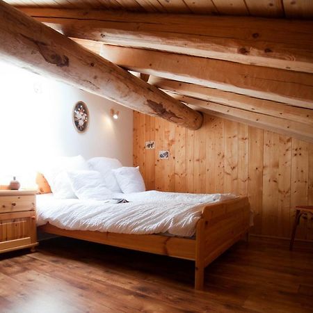 Chalet L'Etagne 贝桑 外观 照片